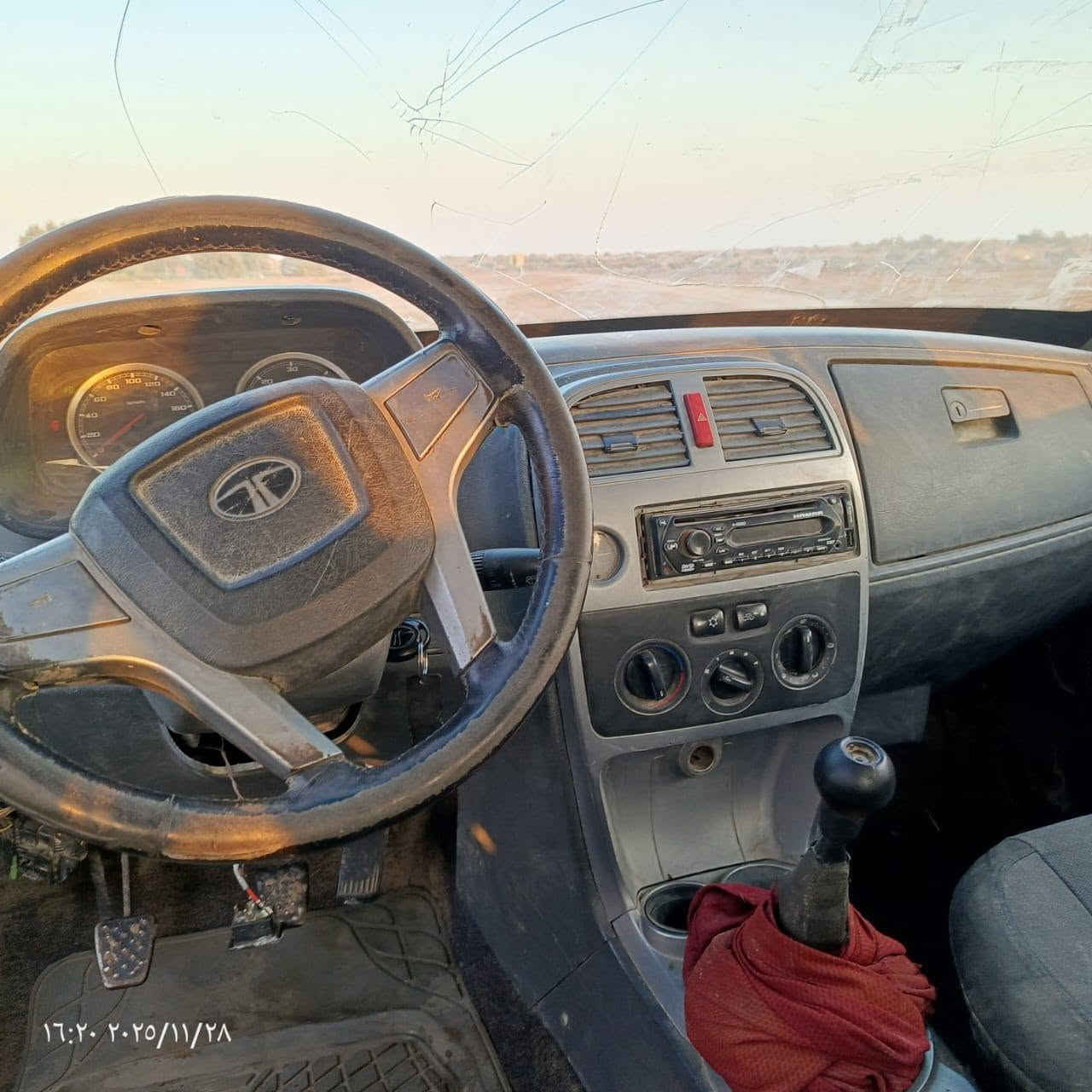 سياره تاتا للبيع موديل ٢٠١٤ أدوات عنوان ذي قار سعر 13 وبيه مجال الرقم ***********
