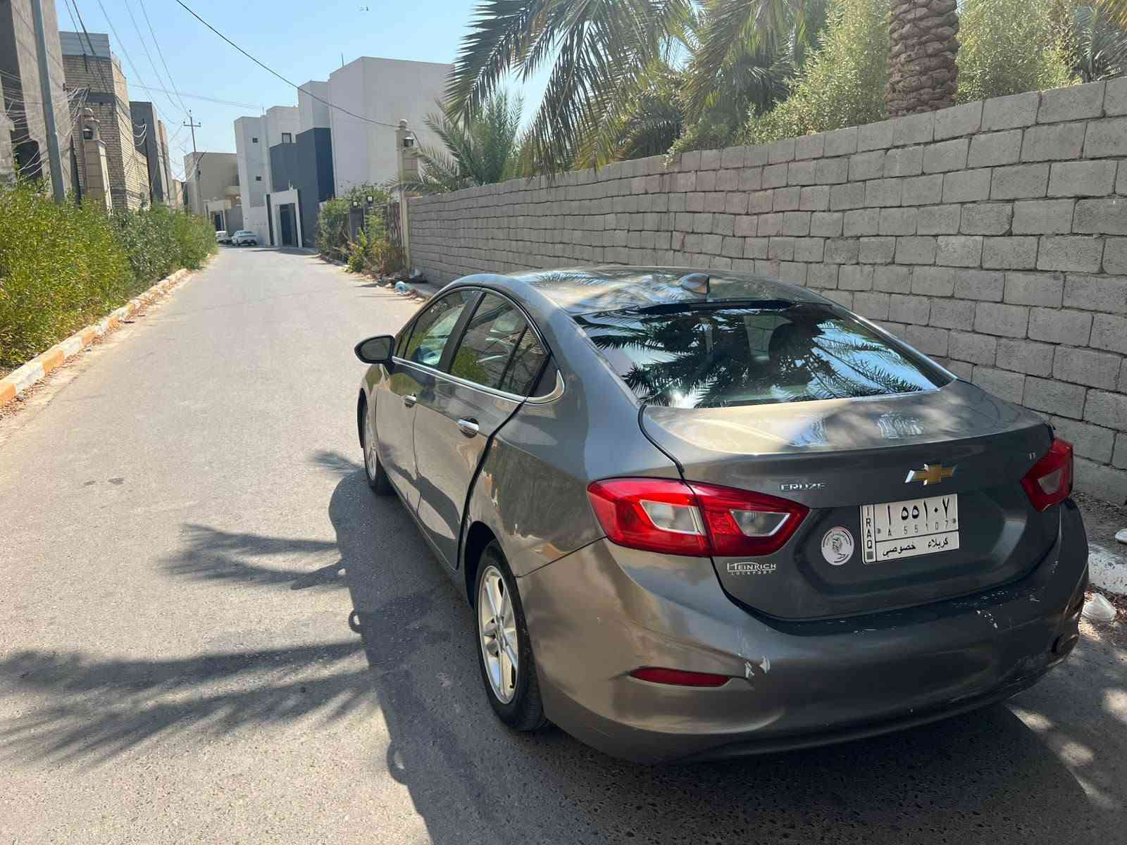 السلام عليكم كروز 2017 مواصفات LT معروفة اربع بصمات بصمة تشغيل وصندوك تحكمات ستيرن 4 جهات مكينة جديدة بعدها بالضمان تدفئة تبريد تدفئة كشنات امامية شاشة عطلات كامرة دوارة   بيها طخات وصبغ ابيعك حزام سعرها 70 مكانها بغداد ***********
