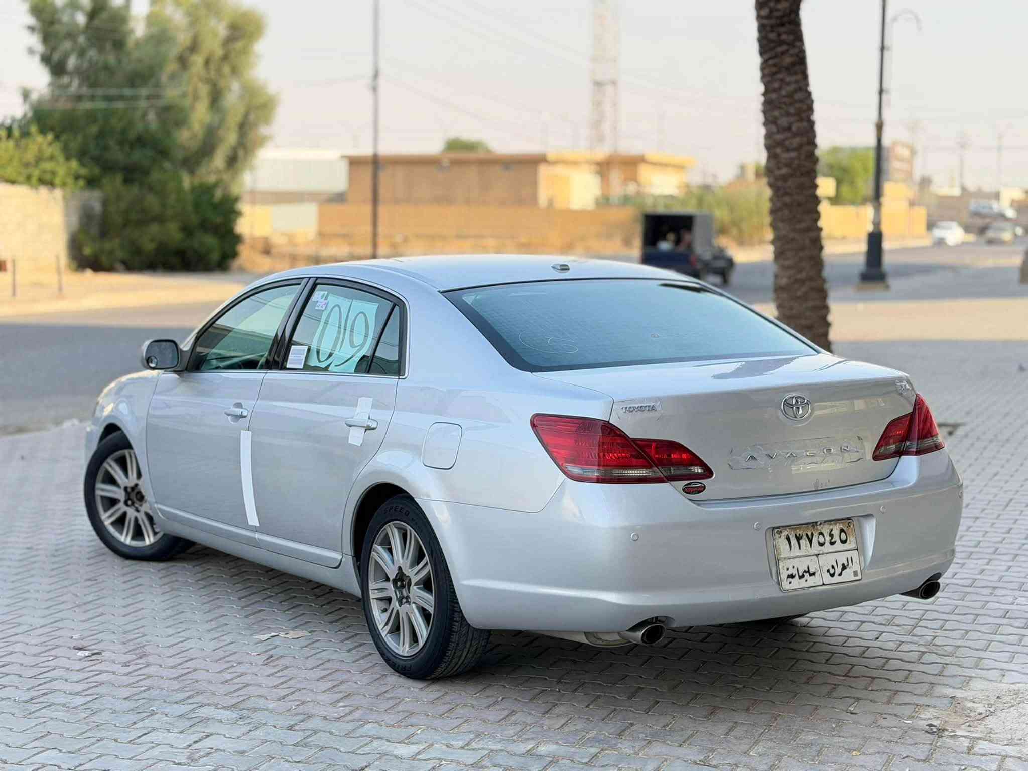 سلام و عليكم 
افول موديل ٢٠٠٩ كندي 

كشن جلد كشن كهربا داخل اصفر فورميكا  حساس خلفي كاميره  تحكم استيرن  تحديد سرعه 

گير محرك بشرط لا صوت لا صرف لا بخار محرك و كير جديد شادين علي 

سياره بي ٥ قتعه رش بدوان جكه دواخل 

سعره ٨٨ بي مجال قليل 
***********
