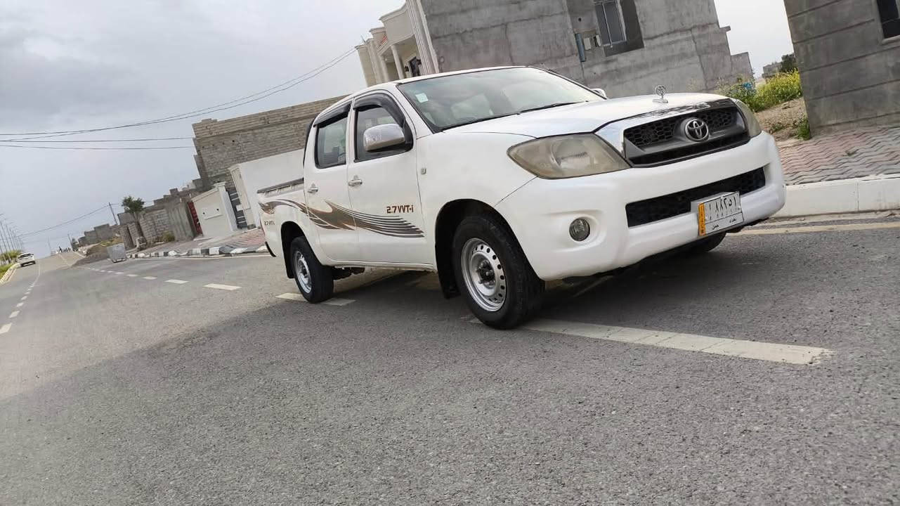 السلام عليكم مرزيه هايلوكس موديل ٢٠٠٨ رقم بغداد باسمي شرط تحويل سياره كير محرك تبريد تدفئة شرط شغال تخم تايرات بالجيس سياره بيها مكانات تبديل بدون حادث بدون ضربه ملاحضات ابيع حزام صبغ بس هيه مابيها حزام بس اني ابيع حزام 

السعر ١٣٠ بيها مجال مستعجل ع بيع الي مو شراي لا يتعبني ويضل يعامل رحمه على والديكم 

رقم الهاتف ***********
