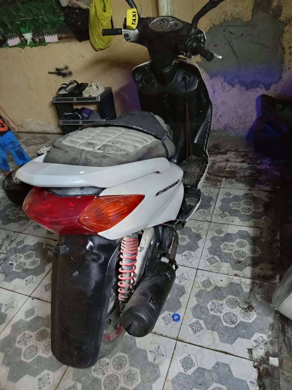 سلام عليكم سكنس للبيع نثيه الدراجه حلوه لايت زنون دبل اشاير ابو اصوت انبي ثري نكره سلف هندر الدراجه خير من الله نضافه كفرات 80 /100 اسعر 350 وبيها مجال حك اجيه مكاني بغداد الغزاليه رقمي لتواصل وبي وتساب ***********
