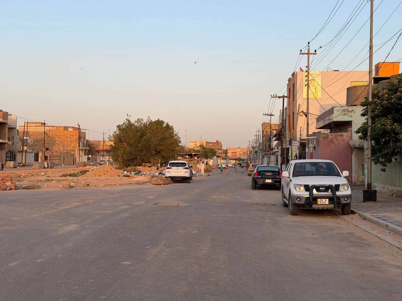 .🛑 دار سكني  للبيع 🛑 
المنطقة : الديوانية . الضباط 🚩
اقرب نقطه داله : خلف مطعم المشتل سابقآ قرب مدسه المصطفى الأهليه 

المساحه :   300✅  واجه 15متر
    
    
❌❌بناء قديم
التفاصيل:الطابق الاول .غرفتين نوم ومطبخ وصاله وصحيات داخليه وخارجيه 

.............
للاستفسار
     مراجعة مكتب رسول الوزني للعقار  
الديوانية . حي الحضارة .بداية شارع اسواق طيبة
 للمعلومات ولمزيد من التفاصيل ⬇️
       مراسلة الصفحة  
      ارقام الاتصال 
***********
***********
