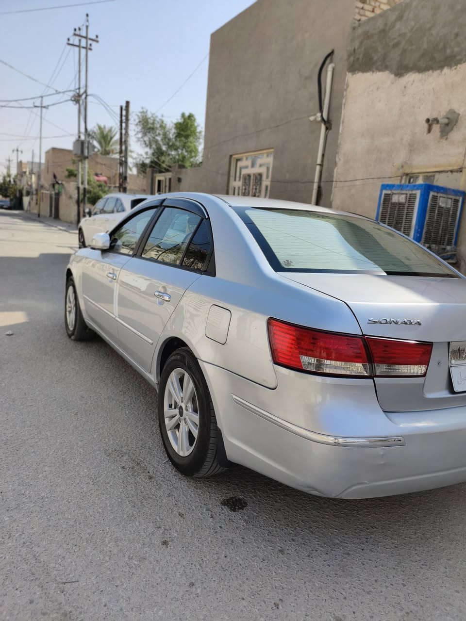 سلام عليكم للبيع سوناتا مقدس موديل 2009سياره جاهزه خير من الله مكينه 2400كير حداديه تبريد ثلج🥶 تخم تاير جديد داخل ماروني مابيه اي نقص رقم اربيل وكاله أو تحويل ماكو مشكله سياره بيه قطعتين بنيد وباب سياره مكفوله من ضربه الداخل  مكان السياره نجف حي الميلاد للتواصل ***********
السعر 96وبيه مجال

