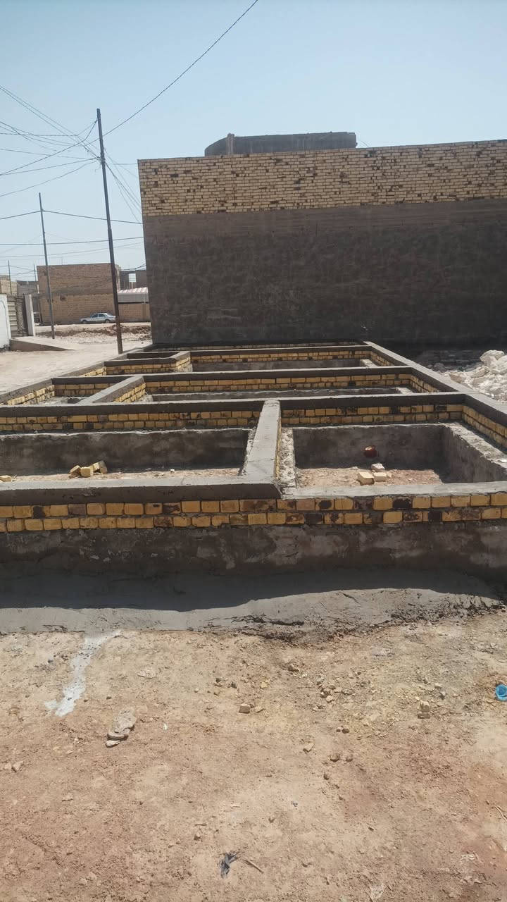 عرصه 100متر ركن شارعين
هيكل قيد الانشاء 
مدخل بيت محل وممر 
مطبخ مجاميع صحيه
صاله منور..
غرفه ..
قرب ساده مجاهيل ...نهايت شارع ملعب سايلؤ..
مسوي قرار محكمه 
ومسجله رقم بل بلديه..
للتواصل السعر خاص
***********
