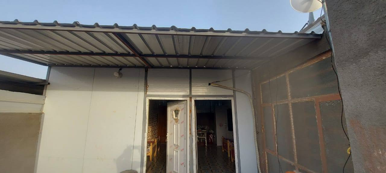 بيت للبيع زراعي قرار ٢٥ بسمي 
١٠٠ مترة الواجهه ٧ والباقي نزال 
يحتوي على استقبال ومطبخ وصاله وغرفة نوم وحمام داخلي وخارجي ومنور والطابق الثاني غرفتين سندويج كاملات من كلشي سعر البيت 
بدون اثاث ٨٥ 
مع الأثاث ١٠٠ وقابل للتفاوض 
للإستفسار مراسله الصفحة او الاتصال على الرقم *********** كربلاء, العراق

نص مكتوب في الصور:
- 4.5x4
- غرفه نوم
- استقبال 5x3.5
- مطبخ 4x3
- حمام وتواليت داخلي 3×1
- صاله 7x3.5
- منور للبيت 3×1