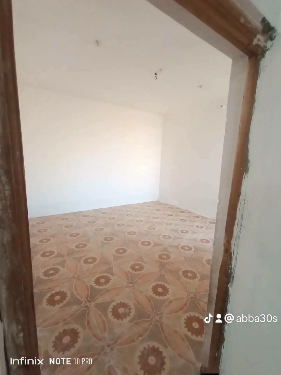 للإيجار .. شقه ... 120 متر 
النجف // حي .. ميسان 

غرفتين  +  صاله  + مطبخ + صحيات 

على شارع تجاري .. 
تصلح .. سكن  او .. معهد تدريس 

اجاره  [ 225 الف ] واصل ماء وكهرباء

للاستفسار
***********
