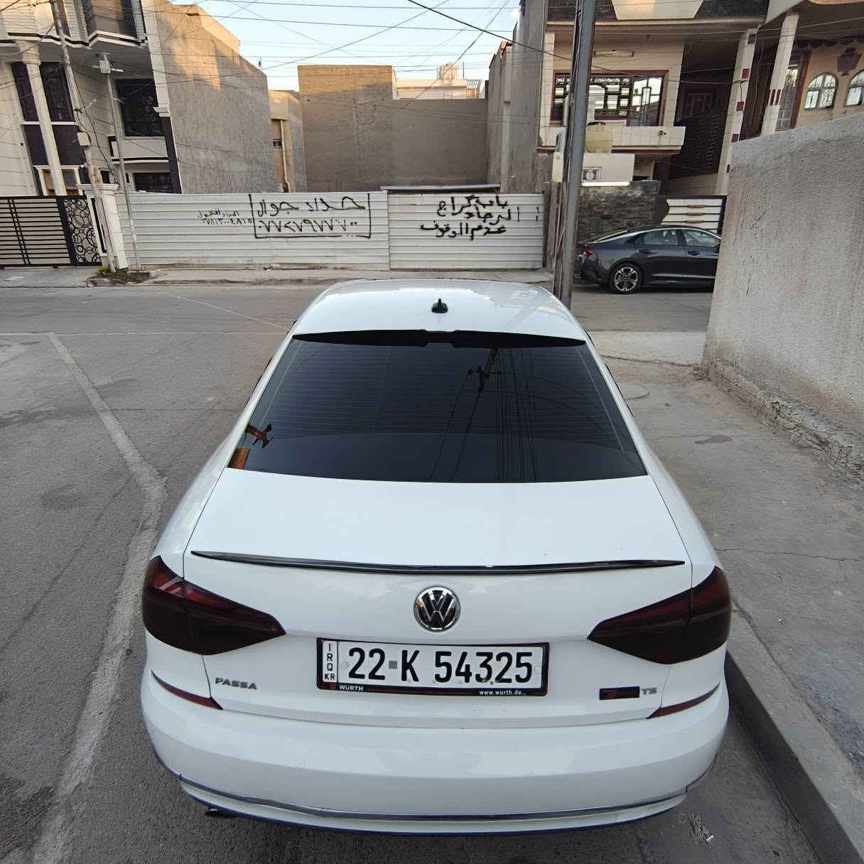 فولكس فاجن باسات ٢٠١٩ فئة وولفسبورك اديشن فول مواصفات TSI مكينه ٢٠٠٠ توربو
وارد امريكي كلين تايتل ... كلين تايتل 
***********
السياره وارد امريكي... المانيه .. مو تجميع صيني مثل الحديث. 
بصمة ابواب وتشغيل
تبريد قطعتين
رادار أمامي
رادار خلفي
نقاط عمياء
شاشه كبيره وكامره
كشنات جلد
كشنات تدفئة
فتحة سقف
داخل اسود مطعم
ماشيه ١١٥ كيلو 
السياره بدون صبغ بدون حادث بدون ايرباك كلين تايتل جاهزه من كلشي 
رقم اربيل باسمي
هزه ورقم وسنويه وباج تضليل جدد
السياره بيهه بارد عله كد شبر بمكانات ٢
وبيهه رصعه وبس
للبيع او المراوس حسب القناعه
***********
السعر ١٥٢ وبيهه مجال للشراي
بغداد.. حي الحسين بغداد, العراق
