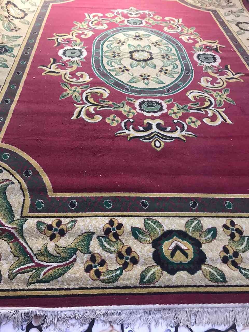 مدة طولها 4 متر ب عشرة    زولية صفرة قياس 3ونص x ونص2 السعر 35    زولية حمرة عدد 2نفس الشكل قياس 3x4 الوحدة ب 35 غزالية ***********
