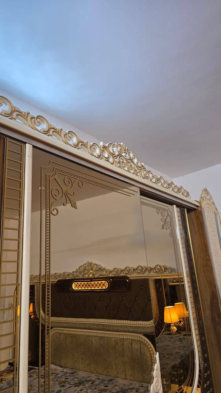 سلام عليكم غرفه تركيه ضخمه كلش حلوه اناره كله شغاله خشب بلوك اصلي صبغ حراري مو عادي مجرات فيكات هواي بيه عدد قطع 8 مكان بغداد شراي تصال على رقم هاتف ***********
