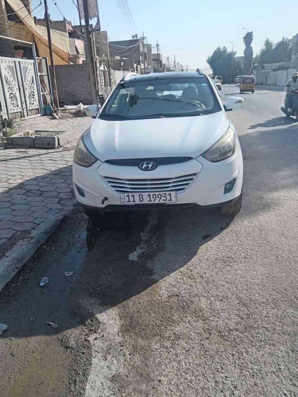 بسم الله الرحمن الرحيم توسان خليجي موديل الفين او 12بسمي رقم انكليزي السياره بيه باردات او صبغ عدات مكانات الداغل عسلي مدوشمه حته الكاعيه مدوشمه تايرات الماميه جاداد الوره نص عمر حداديه خير من الله العنوان بغداد حي اور قرب مخبز روعه الشراي يتصل او بخدمته ***********
