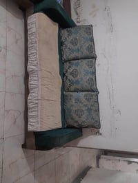 كنبة • قفل • للبيع