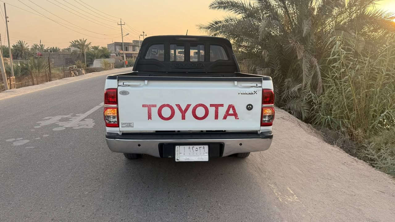 السلام عليكم سياره لبيع جديده كلش سياره جازه من كلشي كفاله عامه من صبع من تبديل او فتح بيه دحجه بصيطه مكان البصره قضاء المدينة تصال على رقم ***********
