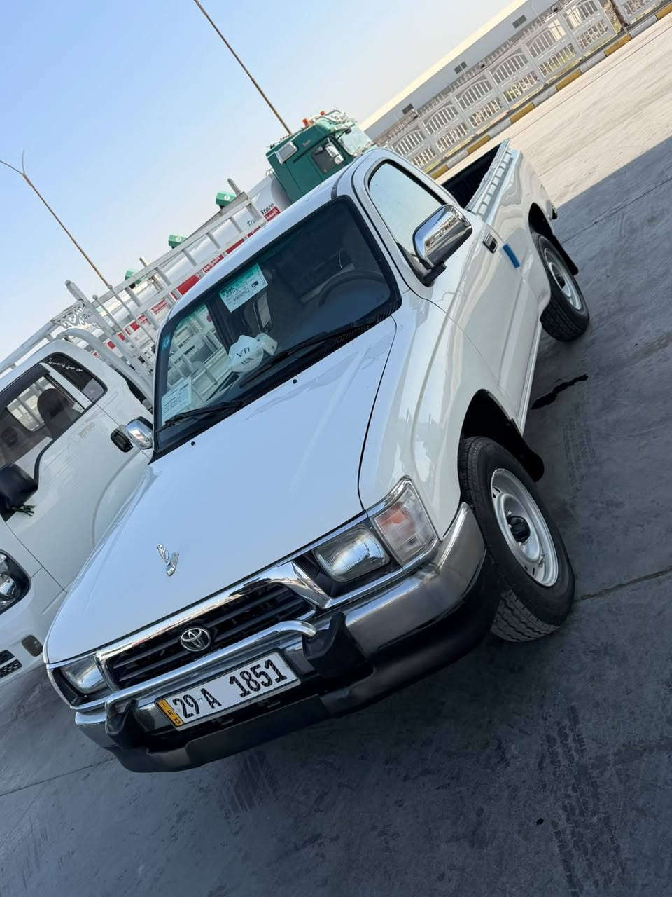 السلام عليكم
فلاحي 2001 
رقم واسط دولي سنويه٢٠٣١ تحول مباشر
مكينه كير أكسل شاصي تخم تاير تبريد تدفئة كهربائيات كله مكفول 
سياره بيها رشات صبغ ابيع مصبوغة حزام (اكفلها لغود وشواصي وتكم وحادث) 
مكان سياره واسط الصويره 
سعر سياره 78$ وبيها مجال حق جيه 
للاستفسار.***********
أو وتساب
