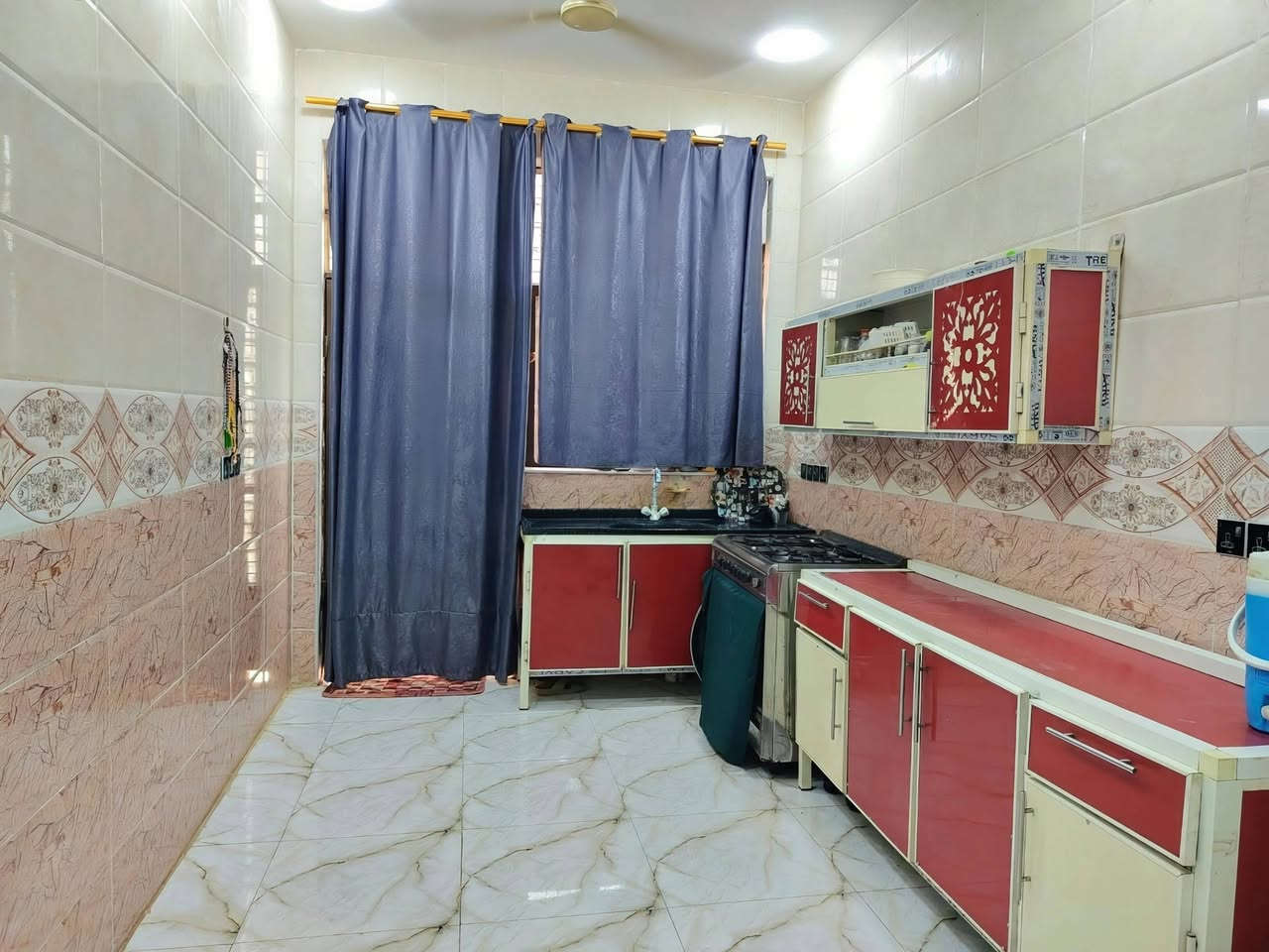 مشتمل طابقين طابو ملك صرف للبيع
حي الرسالة خلف مطعم حمادة الثاني
مساحته ١٣٥ متر بأسمي تحويل مباشر
غرفتين نوم وصالة ومطبخ واستقبال 
الطابق الثاني غرفتين بدون قاطع وبيتونه 
ملاحظة:
الطابق الأول جاهز من كلشي 
الطابق الثاني نقص لبخ وارضيه 
السعر 90 مليون الرقم ***********

نص مكتوب في الصور:
- ***********