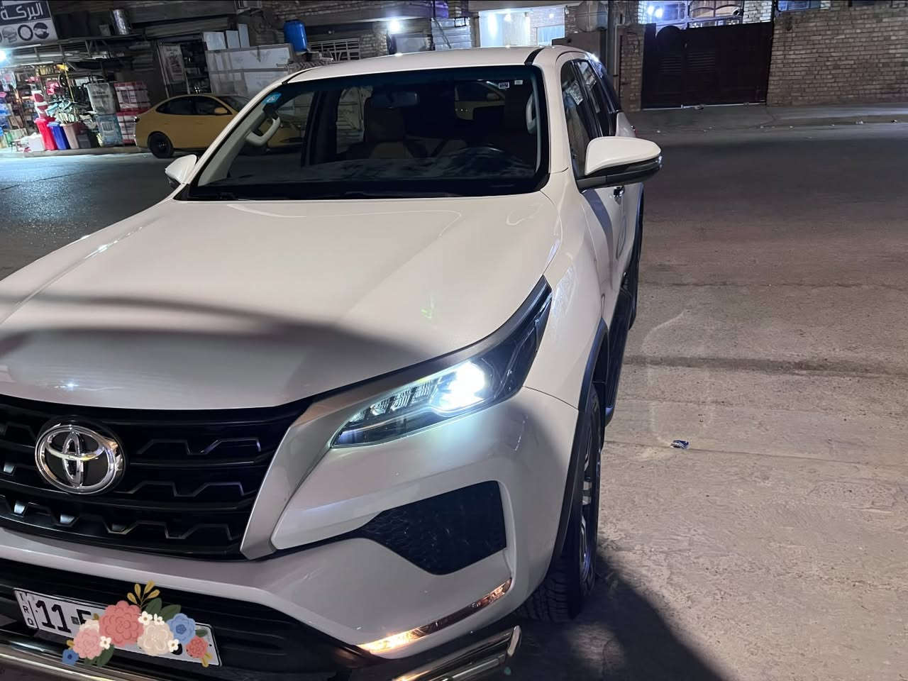 فورتشنر 2022 sas
مكفولة من الضربه والصبغ والتبديل 
وضع الشركة وصيانتها بالشركة
ماشية 40 كم 
محرك 4 سلندر 2700  VVT
تو ويل 
درع امامي 
تبريد 3 قطع ثلج ❄️
شاشة وكاميرا اصلي 
رقم بغداد انكليزي وهزه جديده
لايت زنون اصلي 
مكانها بغداد 
***********
للاستفسار الاتصال على رقم الهاتف
