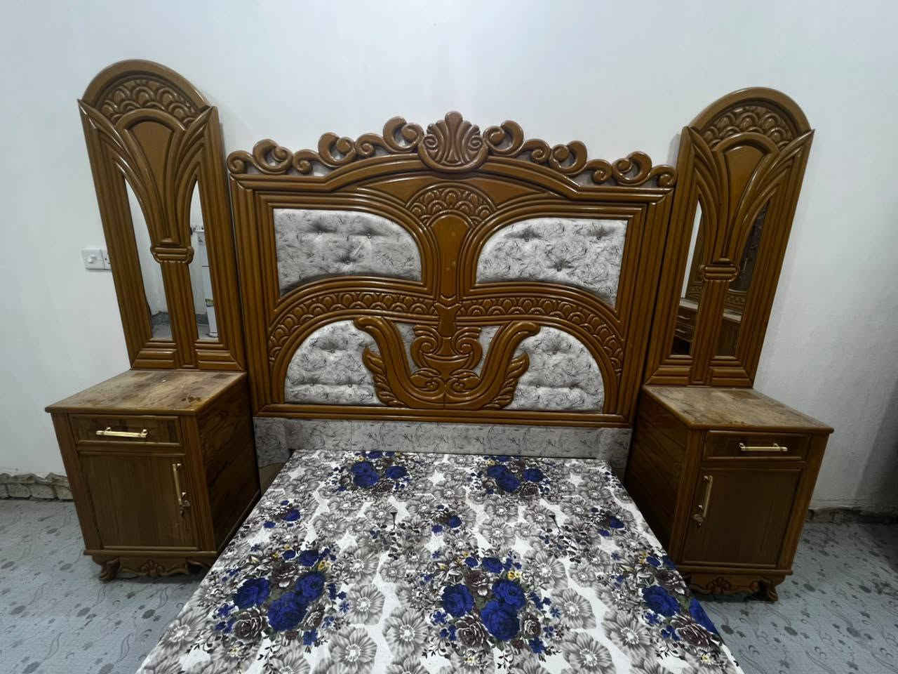 السلام عليكم
غرفة للبيع
السعر مليون ونص وبيهه مجال 
الشراي الاتصال على الرقم ***********
