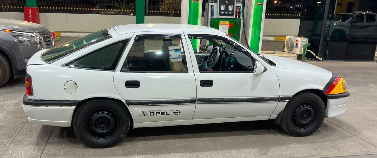 سلام عليكم للبيع اوبل موديل 93 سياره جهازه وما بيهه نقص كير محرك شرط محرك 20 تخم تاير صدر كله جديد كهربائيات كلهه شغال شرط تحويل وكاله سياره بدون ضربه سنويه عاج منتيهه بل 2024 مشروع وطني دفتر بانزين ما بيهه مكان سياره كركوك سعر 31 وبيهه مجال مكان كركوك شراي يتصل ***********
