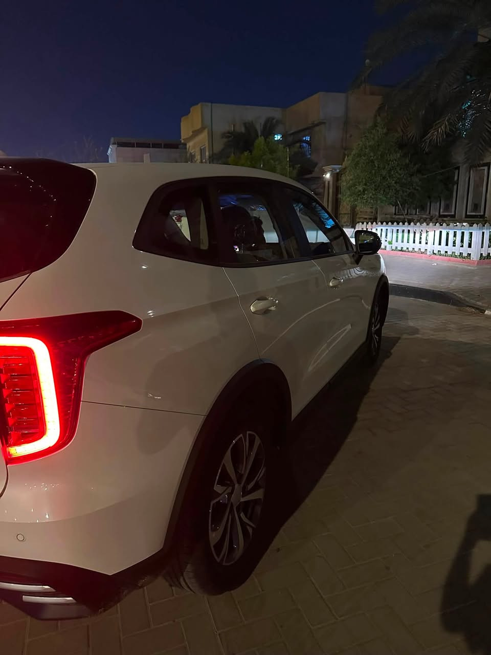 السلام عليكم.  هافال جوليان 2026 زيرو ماشيه 1250 كيلو. قابل لزياده. لون ابيض. رقم بصره خصوصي توني شديته
 تبريد ثلج سياره كعده عزله ممتاز 
تجي جربه بلخدمه 
مكينه 1500 تيربو كيره أوتوماتيك 7 سرعات 
مكان السياره. البصره الحكيميه  سعره. 24 مليون ونص. وبيه مجال لشراي. سياره.
رقمي 
***********
