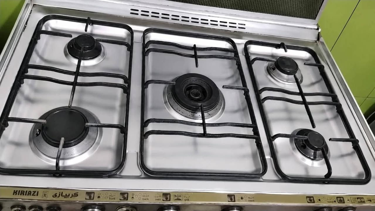 🔥 طباخ كريازي مصري الأصلي للبيع 🔥
✨ 5 عيون
✨ فرن + شواية
✨ بيه غطاء علوي
✨ ستيل قوي ومتين
✨ العيون والشبچ بحالة زينة
✨ مناسب للبيت والاستخدام اليومي.
قابل للتفاوض للجادين فقط مراسله واتساب 
***********
