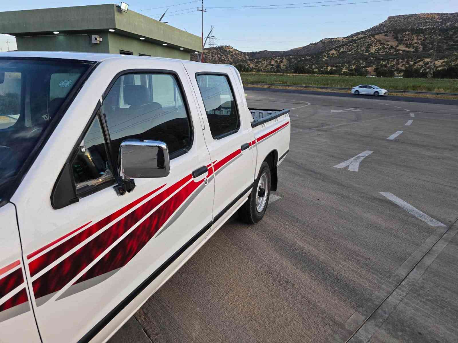 نسان پیکاپ  مۆدێل 2002
ناوسوچوارجام کارەبا
قوفل مەرکەزی دەبڵ گێچو 
مەکینەی بەخ تەبرید لەگەڵ سویچ🥶

چوارتایەی لۆک سەنەوی تازە 
بەناوی خۆمەوەیە ڕەقەم سلێمانی
 گێڕو مەکینەو ئەکسلی بەشەرت 
سەیارەکە زۆر زۆر جوانە ماڵی دۆستە
 دوسێ پەڵە کارتی هەیە

ژمارەی خاوەنی سەیارە
***********
***********
