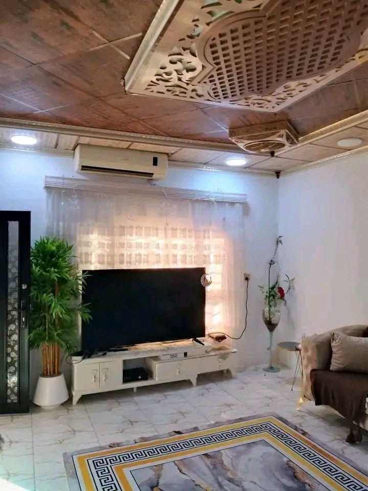 بيت للبيع ماليه مو طابو اوارقه كامله واصله لتخمين مساحه ٢٠٠م في كركوك حي عسكري خلف بنزين خانه جهان بيت ركن طابق واحد بيها غرفتين نوم واستقبال وصحيات سعره ٧٨ مليون مليون للمزيد من المعلومات إتصال على رقم مبايل ***********
