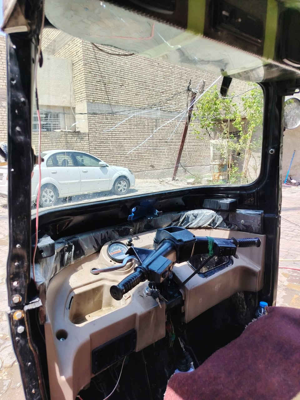 السلام عليكم تكتك لبيع موديل ١٥ وبيه مكينه مل ٢٠ نضيفة سعر ٣٢٥٠ وبيه مجل ***********
