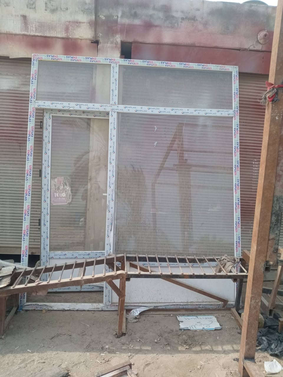 جام خان • ارتفاع ٢٦٠سم • عرض ٢٢٥سم