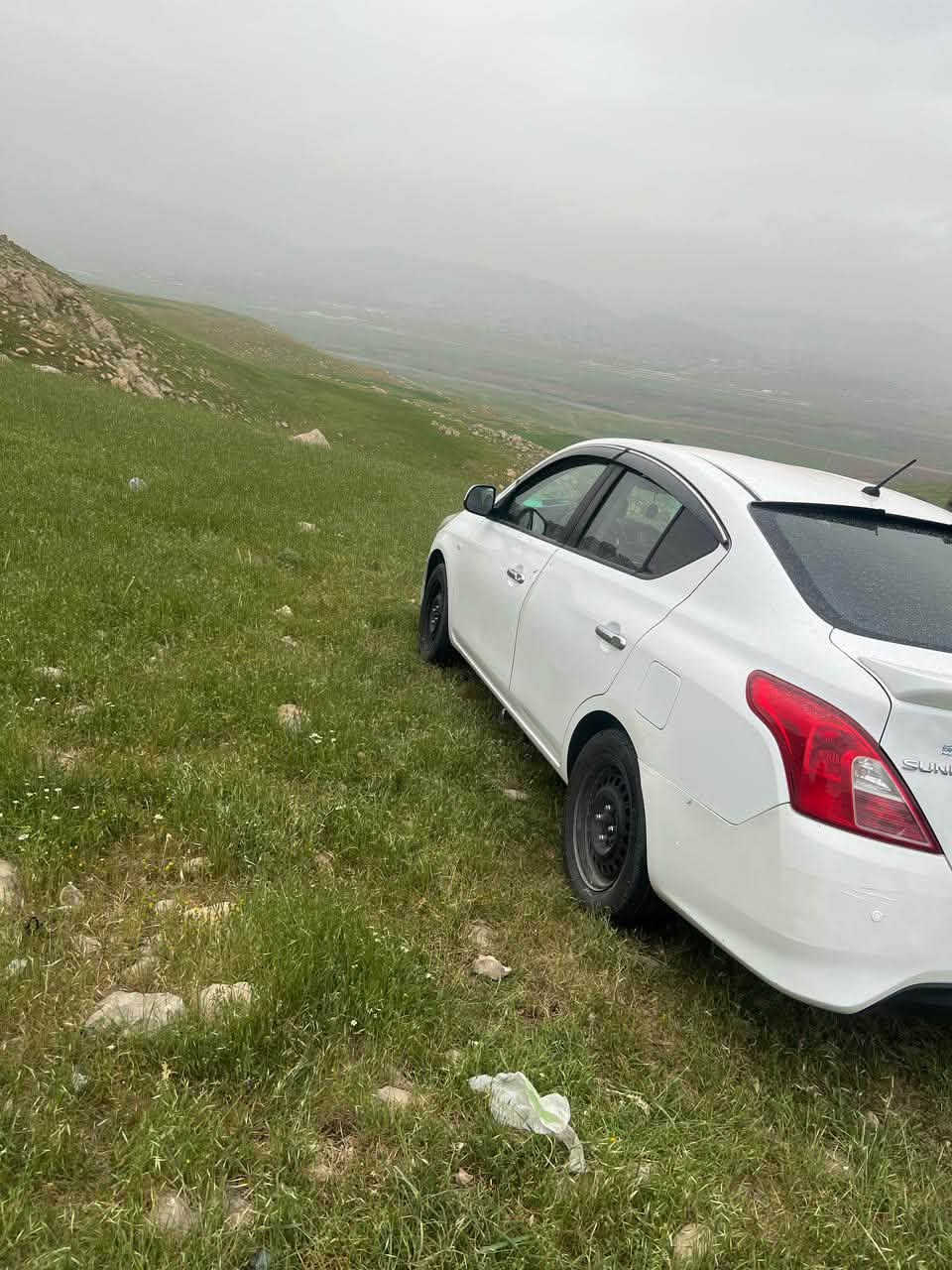 نيسان سني هندي 2019 سيارة نضيفة مال بيت ماشية (100km)بدون ضرر بس ملاحضات بسيطة سعرها 106 وبيها مجال للشراي مكان السيارة كركوك
للاتصال:***********
