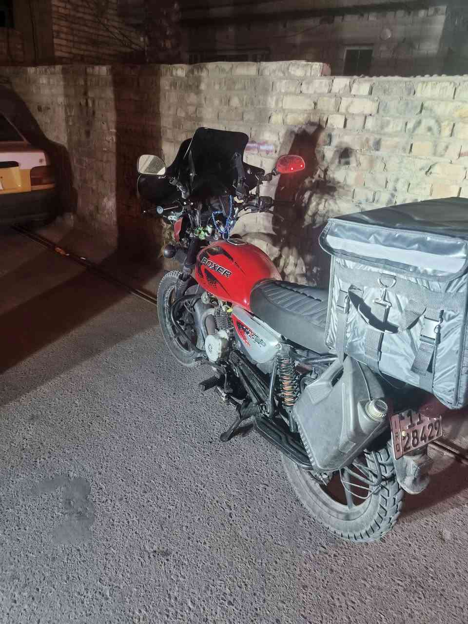 السلام عليكم بوكسر ٢٢ مرقم بغداد للبيع 
مجفته قبل شهر بيها نقوصات 
السعر ١٤٠٠ بيها مجال اتصال 
واتساب
*********** مستعجل
