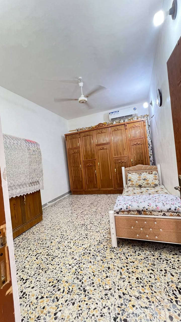 بيت للبيع في منطقه ام عضام زراعي علي راضي شارع رقم 10 نضيف كلش غرفتين وصاله واستقبال ومطبخ حار ومطبخ بارد وصحيات داخلية وخارجية ومناقصة شي السعر خاص على الواتساب ***********
