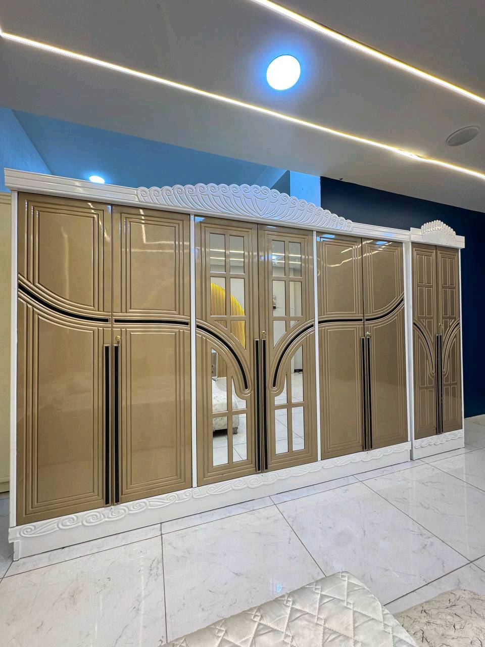 حصرياً الموديل الجديد   

السعر مليون دينار فقط 😍

غرفه نجاره قتصاديه 🛌

متكونه من 9 قطع مميزه 

الكنتور ارتفاع 240 طول 320 

مع الزاويه مجموع الطول 4 امتار 

السمك الخارجي للغرفه 5 ملم انديف

والسمك الداخلي 3 ملم معاكس ابيض

سعر الشازلون الخزان 75 الف 

سعر الشازلون المقعد 50 الف 

متوفر توصيل وشد داخل بغداد 😊

متوفر توصيل وشد لكافة محافضات العراق 🇮🇶#غرفة_نوم #غرف_نوم #غرف_نوم_مودرن
#اث_منزلي #اث_بغداد #ديكور_غرف_نوم
#غرفة_نوم_فخمة #تجهيز_عرسان #BedroomDecor