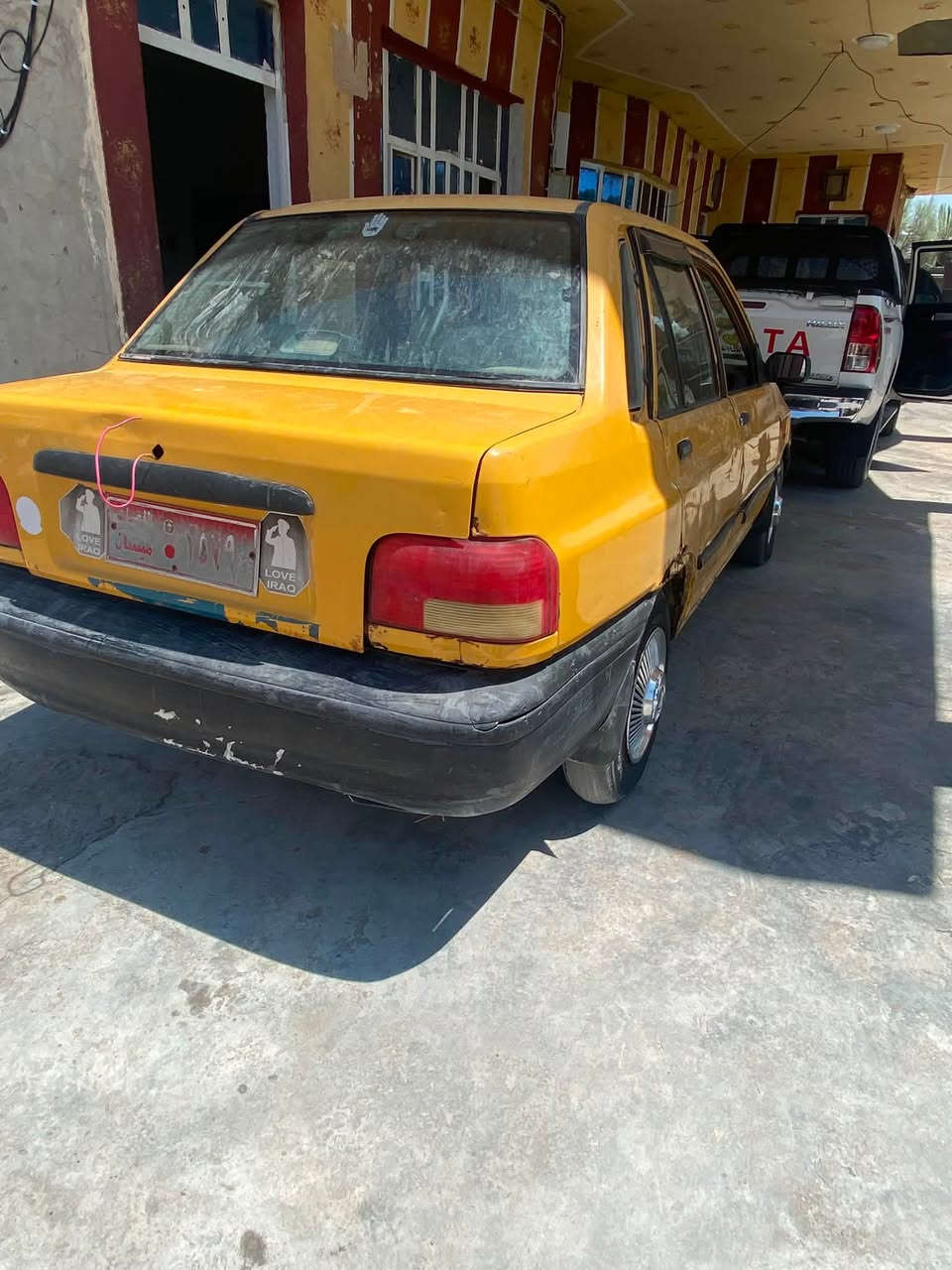 سايبه البيع ا***********
 
أوراق سنويه ورقام بس راعيها ما ندله 
     المحرك بيصوت يطق بس تمشي وشلعه قويه تخم تايرات
السعر واحد وربع وبيها مجال
