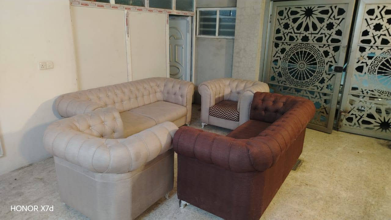 اسلام عليكم ديوان 8 مقاعد نظيف 80٪100 السعر  مناسب جدا بدون معامله 120 بي مجال بسيط *********** حي المثنى

