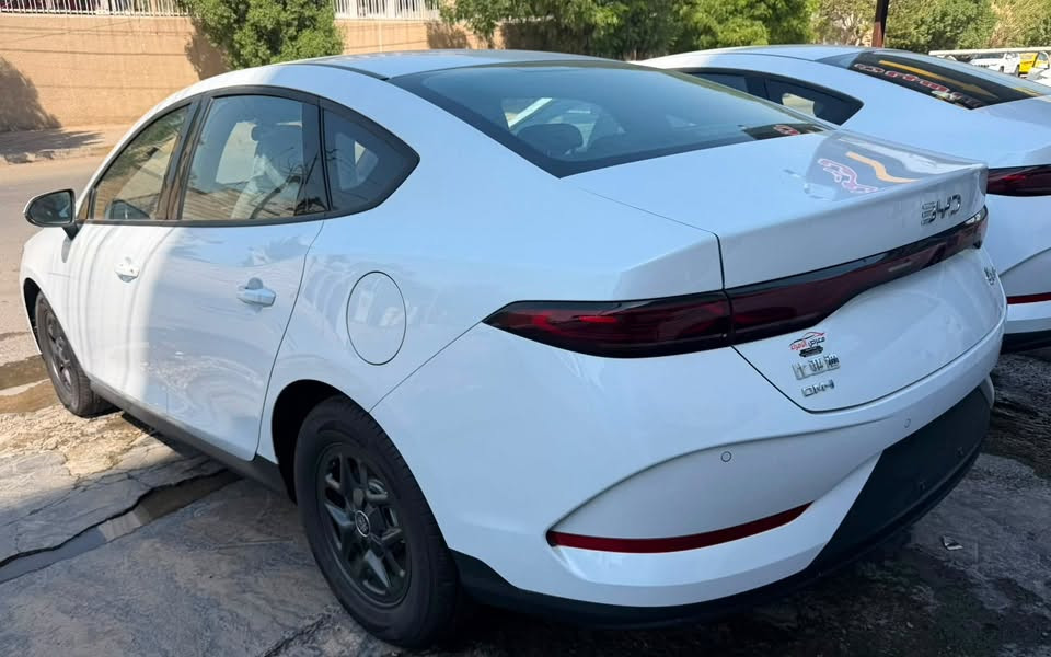 السلام عليكم
متوفر   BYD QIN PLUS 2025 🚘
داخل زيتوني
مرقم بغداد جاهز  تحويل ثاني يوم 
صفر كيلو متر 
السعر 20 مليون 700 وبيها مجال للاستفسار الاتصال
***********
