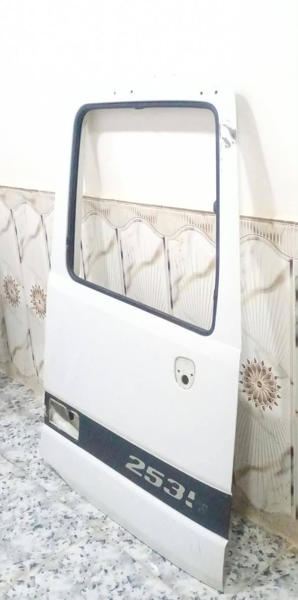 سلام عليكم باب للبيع الاستفسار علا هذا الرقم  ***********
