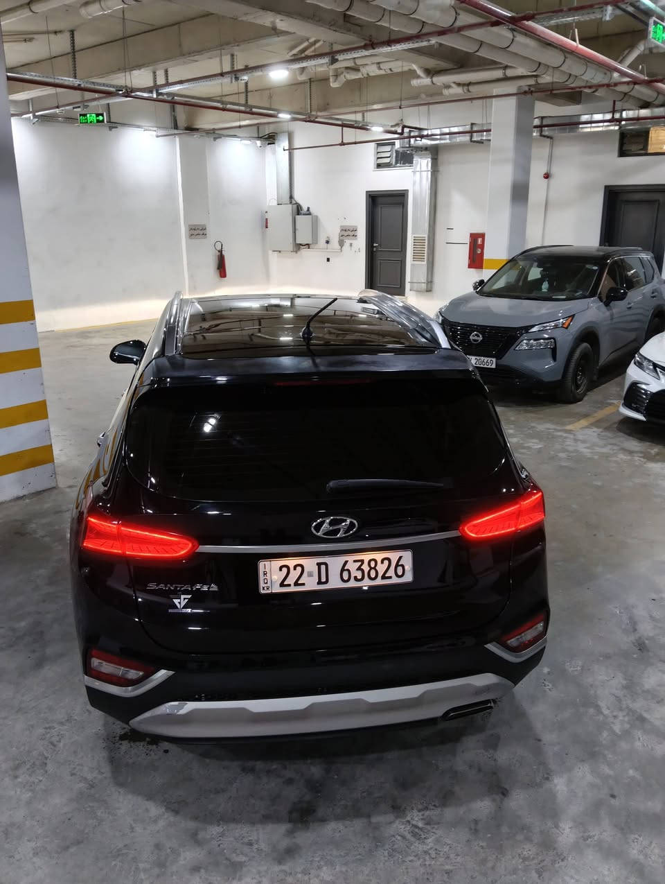 🚘 للبيع هيونداي سنتافي 2020 خليجي – فول مواصفات
🔹 الموديل: سنتافي 2020
🔹 المحرك: 2.4 – 4 سلندر
🔹 الوقود: بنزين
🔹 المقاعد: 7 راكب
🔹 الوارد: خليجي
🔹 العداد: 116,000 
🔹 الحالة: شركة السيارة – نظيفة جداً
🔹 بدون ضرر نهائياً
🔹 بدون صبغ
🔹 المحرك والكير شرط
🔹 كوبون بانزين

✨ المواصفات:
• فول مواصفات
• بصمة تشغيل
• بصمة أبواب
• مرايات شفط
• مرايات ترحيب
• كشن أمامية كهربائية – 2
• فتحة بانوراما
• كامرتين أمامية وخلفية
• 7 راكب
• ليدات / زينون
• وجميع المواصفات الأساسية كاملة

📄 الملكية والتحويل:
• هزة سنوية جديدة
• السيارة باسمي
• التحويل ثاني يوم
• جاهزة للفحص والتحويل

💯 سيارة نظيفة جداً

📍 الموقع: أربيل

💰 السعر: [225$]
📞 للاتصال: [***********]
