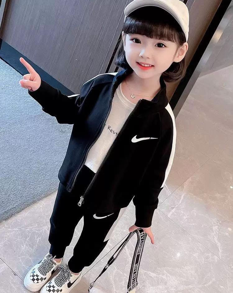 🌸❄️ تم افتتاح الموسم البهاري والشتوي ❄️🌸 السعر/7000😍 • تراك بناتي بخامة درجة أولى ✨ • القياس/ 6-7-8-9-10-11-12-13سنة أفرعنا: 1. الجهاد 2. الدورة 3. الزعفرانية 4. المحمودية 5. البياع 6. بغداد الجديدة 7. البنوك 🚫 تنويه: ليس لدينا أي فرع آخر للحجز والتواصل: • مراسلة الصفحة • أو على رقم الواتساب *********** رابط قناة الجملة: https://t.me/barbie_baghdad_algadeeda6 رابط كروب الجملة: https://chat.whatsapp.com/LkS6xZSEfHh1vUHnB8xc1k?mode=ac_t 🛵 التوصيل متوفر لجميع محافظات العراق⁩
