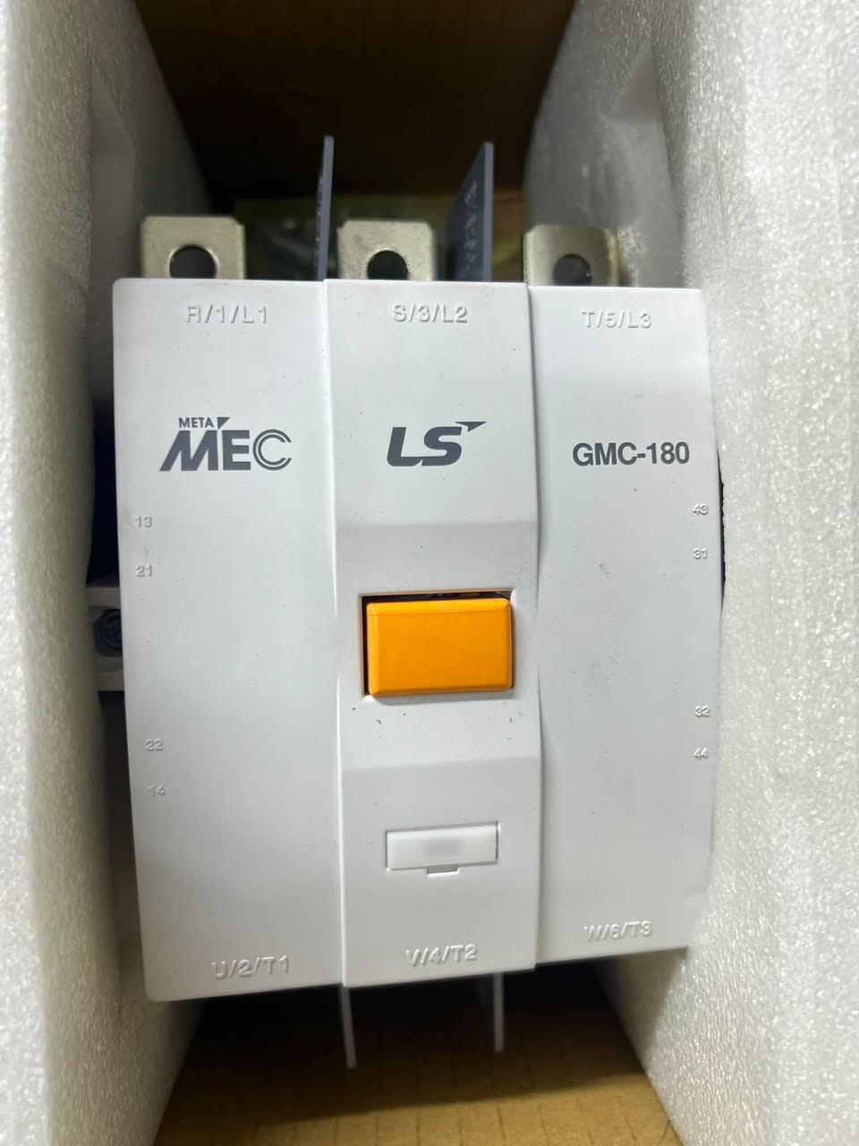 يتوفر كوندكتر LS  230 A داخل كارتون اصلي السعر 190الف  
للاستفسار الاتصال او المراسله *********** 
العنوان الشورجه عكد النصاره خلف جامع ابو التمن 
يتوفر توصيل لجميع محافظات العراق
