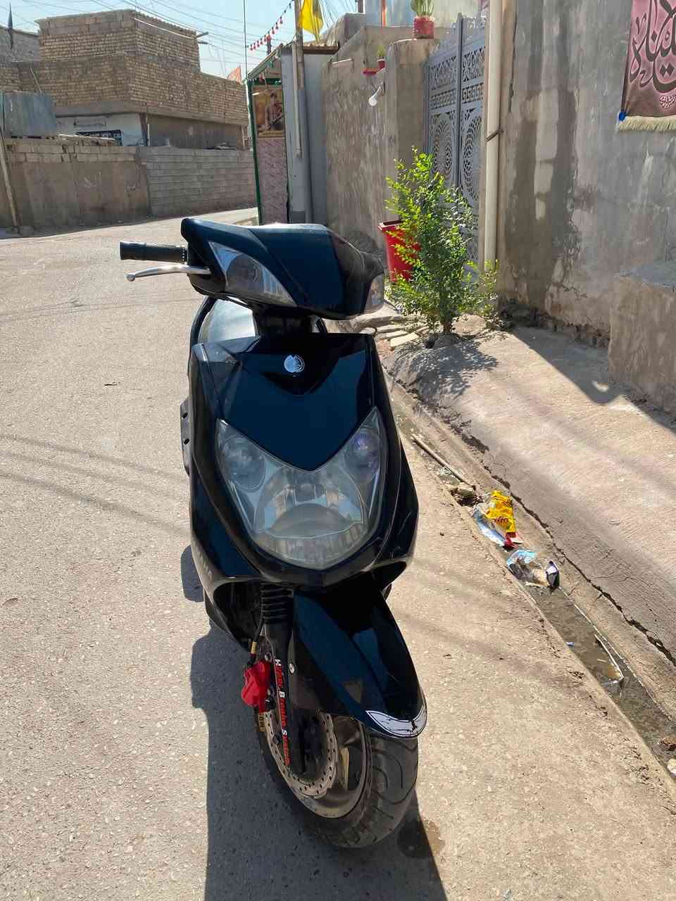 سلام عليكم دراجه. سكنس نوزل فحل. جديده. كلش احلى من الصوره كهربائيات كله شغال.  نكره. سلف مكينه. بلادي. دراجه كامله مكمله. . اخذتها قبل.  3اشهر من ولد منزلها رمبه بغداد حسينيه المعامل. 

السعر 900.  رقمي ***********
