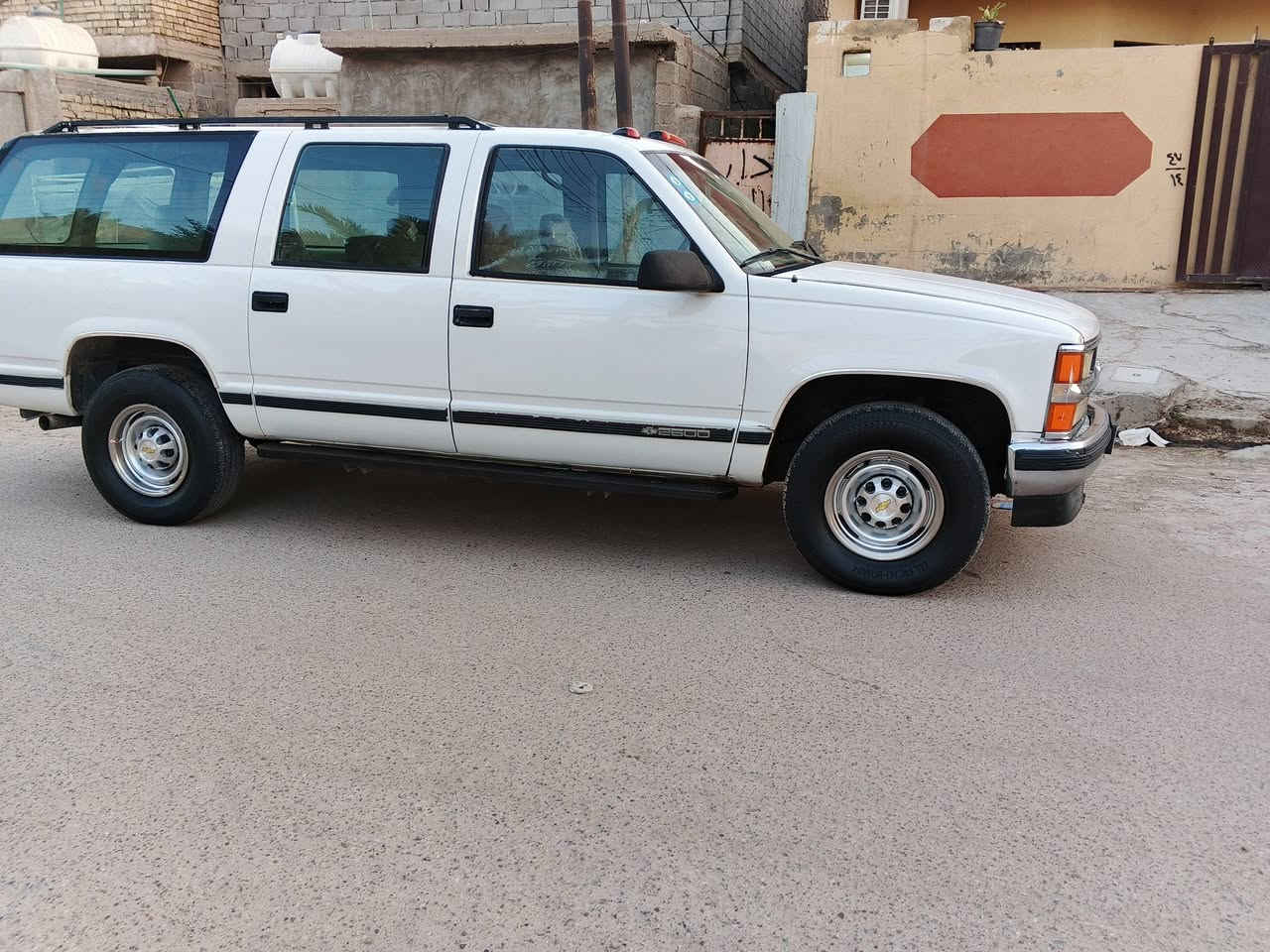 السلام عليكم سياره جمسي موديل 96 بغداد خصوصي مشروع وطني انكليزي  مكينه ٣٥٠ كير ١٠٠٠  سيارة جاهزة العنوان بغداد السعر 50 ورقة  الاتصال على الرقم ***********
