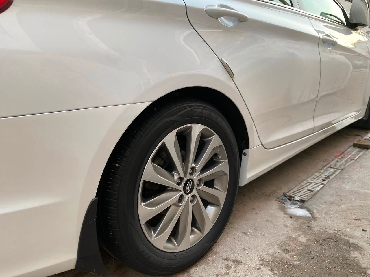 سلام عليكم
سوناتا 15 خليجي كفاله  من الضربه والصبغ سياره اخت الجديده حره تحويل بسمي شرط تجي شوف نفس الصور 
حداديه كله جديده امامي خلفي 
تبريد ثلج منضومه كلها جديده توني شاده 
بكلايت ابو لد 
لايتات مغلفه نانو 
بلوجكتر ابو لد مغلف نانو 
منضومه زنون عالي ناصي 
دهن كير اصلي  جديد توني مبدله هوا او فلتر 
المحرك نضيف قطره ما ينقص 
فقط كازكيت او ما ملعوب بيها ع الفحص 
لاستفسار *********** مكان السياره بصره
