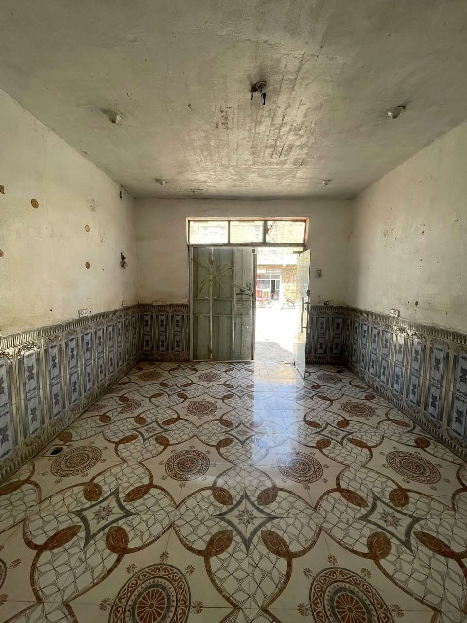 محل للايجار • ٣×٤ • نزلة بيت خليفة