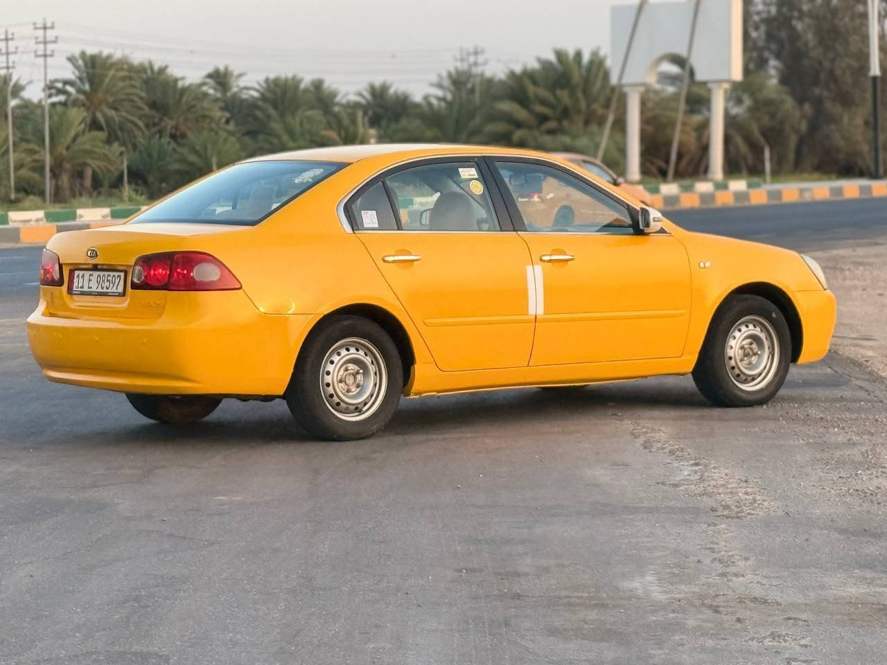 السلام عليكم. . كيه أوبتيما 2009 شكل 2008 لوتز رقم بغداد الدولي تحويل مباشر مصفره هيئه وغرامات وخط وبحث مكفوله من الضربه والتبديل والعيب الشرعي سياره جاهزه مكينه كير وحداديه تخم تاير كهربائيات كلها شغاله محرك تبريد ثلج صبغه جديده  محرك 2000 دوش.السعر ٩٢ وبيها مجال مكاني الناصريه مركز للأستفسار لأتصال رجائاً بس الشراي يتصل .. ***********
