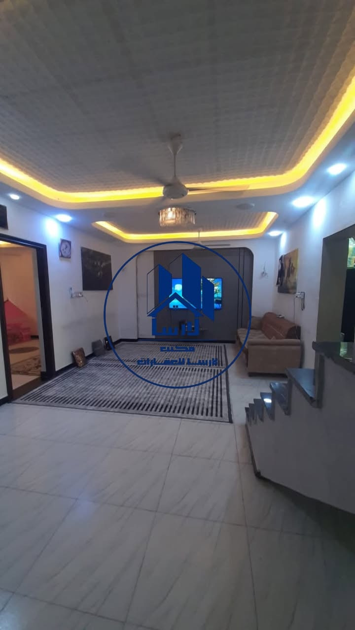 ╔═══ ❖ بِسْمِ اللهِ الرَّحْمٰنِ الرَّحِيمِ ❖ ═══╗

🏡✨ إعـــلان رقم (334) ✨🏡

🌟 فُرصة سكنية مميزة للبيع 🌟
في حي الشهداء الأول

┏━━━━━━━━━━━━━━━┓
🏠 بيت بمساحة 200 متر
✨ بناء حديث ونظيف
🏡 طابق واحد
┗━━━━━━━━━━━━━━━┛

🔹 يتكوّن من:
🛏️ غرفتين
🛋️ صالة واسعة
🌿 براني
🍽️ مطبخ
🚿 صحيات

💎 بيت مرتب وجاهز للسكن
💎 تصميم عملي ومساحة مناسبة
💎 فرصة تستحق المشاهدة

━━━━━━━━━━━━━━━━━━

📍 لمعرفة السعر وبقية التفاصيل
📌 تفضلوا بزيارة مكتبنا في:

🏢 حي الصدر – فلكة الساعة

📞 للاستفسار والتواصل:
☎️ ***********
☎️ ***********

━━━━━━━━━━━━━━━━━━

✨ لا تفوّت الفرصة… ربما يكون هذا البيت هو منزلك القادم! ✨

🏆 مكتب لارسا للعقارات
ثقتكم… عنوان نجاحنا 🏆

╚═══ ❖ نرحب بكم ونسعد بخدمتكم ❖ ═══╝

