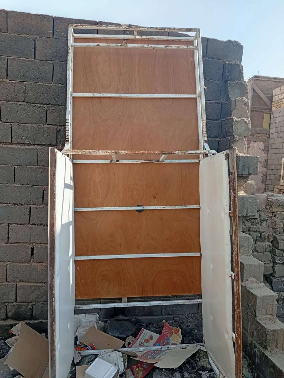 لبيع ب٦٠وبي مجال قليل وهاذه رقمي لمكان مشخاب ***********
