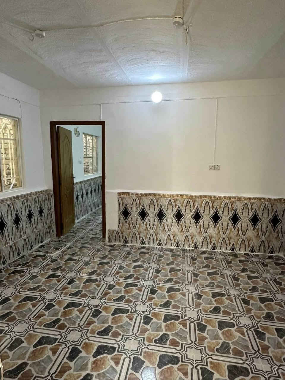 ‏يا الله بيت للبيع طابو صرف ‏نجف حي ميسان

‏قطاع 22. المساحة 50 متر  قرب شارع عودة

‏غرفة      صالة     مطبخ    صحيات

‏السعر   55  مليون. وبي مجال
""""""""""""""""""""""""""""""""""""""""""""""""""""

      ‏مكتب أبو حوراء الحسناوي للعقار

‏عنوان المكتب حي ميسان مقابل سوق

‏الاتصال.   ***********   ***********

      ‏لدينا     إيجار     بيع      شراء
"""""""""""""""""""""""""""""""""""""""""""""""""""
￼
