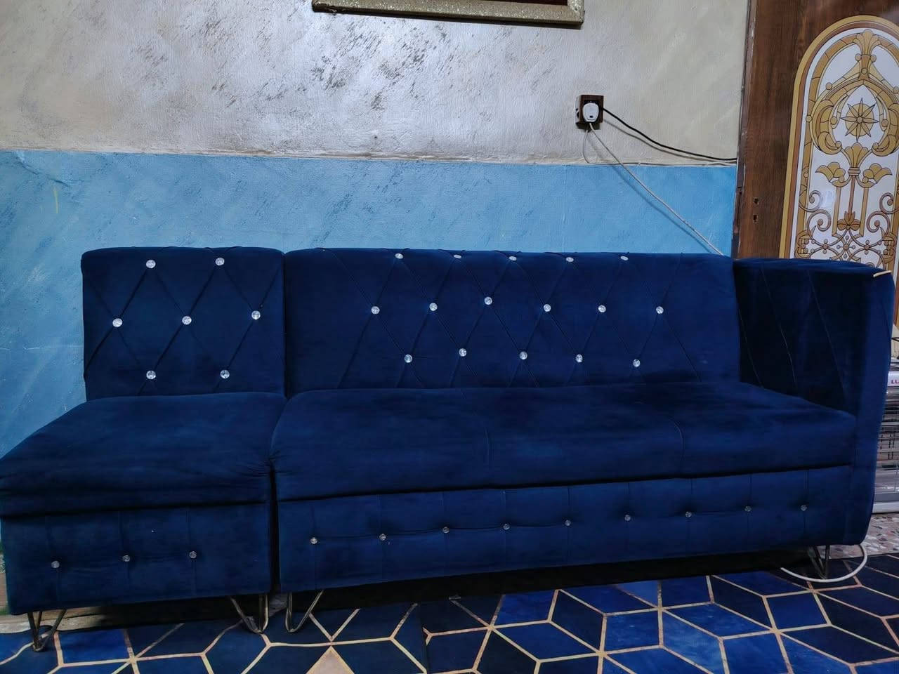 سلام عليكم ورحمة الله وبركاتة  عندي هاذا الديوان نضيف ومستخدم شي قليل كلش ***********
