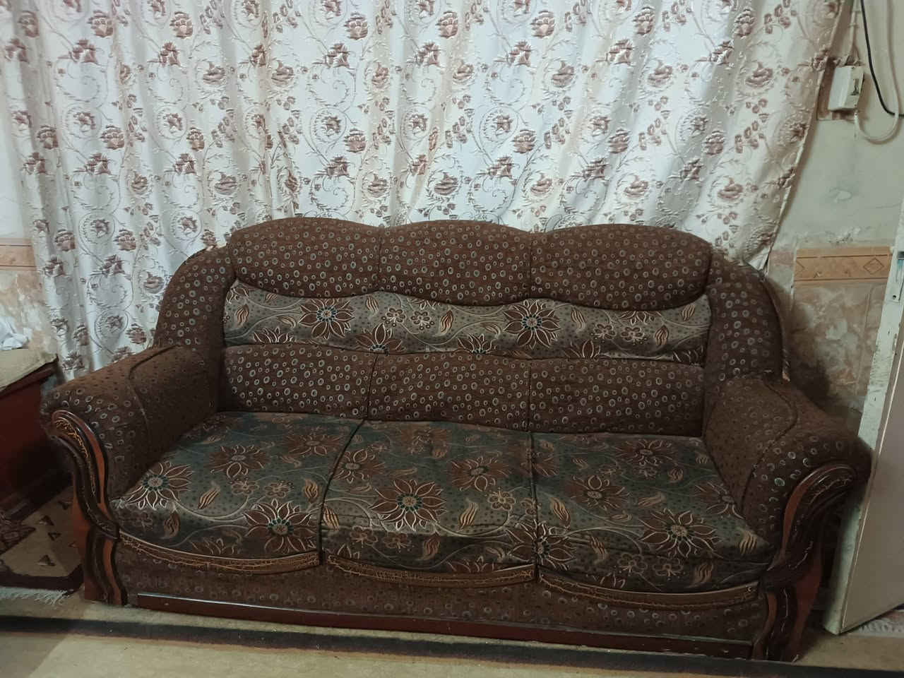 السلام عليكم
تخم ست قطع اثنين كبار واربعة صغار بسعر 300وبي مجال للاستفسار الاتصال على الرقم *********** والمعرض 75وبي مجال
