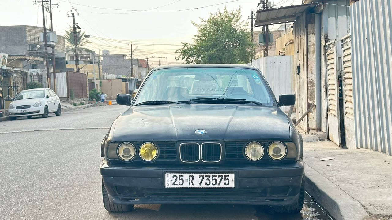 السلام عليكم BMW 525 مسكر كير اوتو سياره مال تعمير  مكينة بيها صوت بستم لاتنقيص ولا تبخير  سياره موديل 90 رقم كركوك الجديد نكليزي باسمي تحويل وين متريد هزه جديده سياره صبغها بي جراد  دواخل مرتبه تبريد شغال منضومه جديده بس كمبريسر تعبان صدر امامي جديد دبلات ولويات وقواعد خلفيه مال حاويه اكسل رون ناصي بال160 رون 3 
‏ السععر 35  مكاني بغداد ***********
‏
