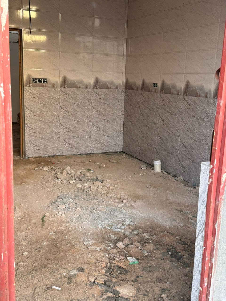 يالله بيت للبيع زراعي 200 متر بسديناويه قرب مجمع بشير نواقصه شي قليل والسعر مناسب بسديناويه***********
